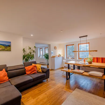 Apartment Am Berg *