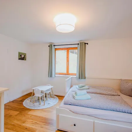 Am Berg Apartment *